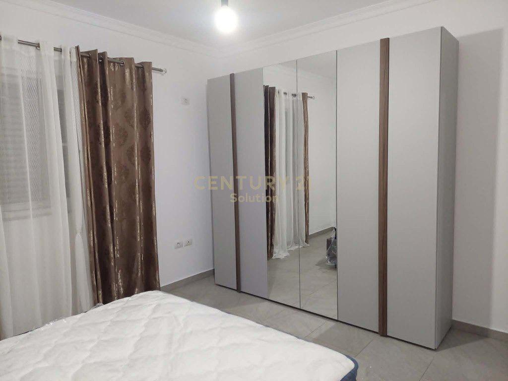 BANESE PRIVATE 2+1 PER QIRA + POST PARKIMI NE DURRES !
