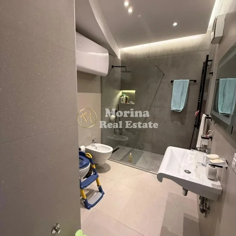 Tirano, vendesi appartamento 3+1 Piano 3, 240 m² 335.000 € (Kodra e Diellit)
