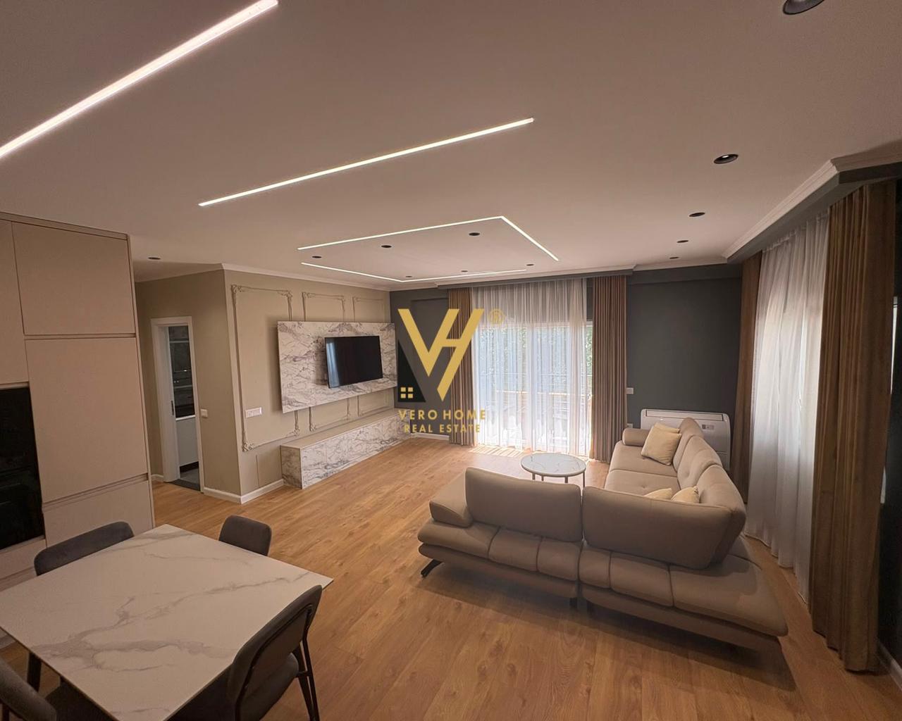 JEPET APARTAMENT 2+1+2+2BLK ME QIRA REZ.LAKELAND,FARKE 900 E