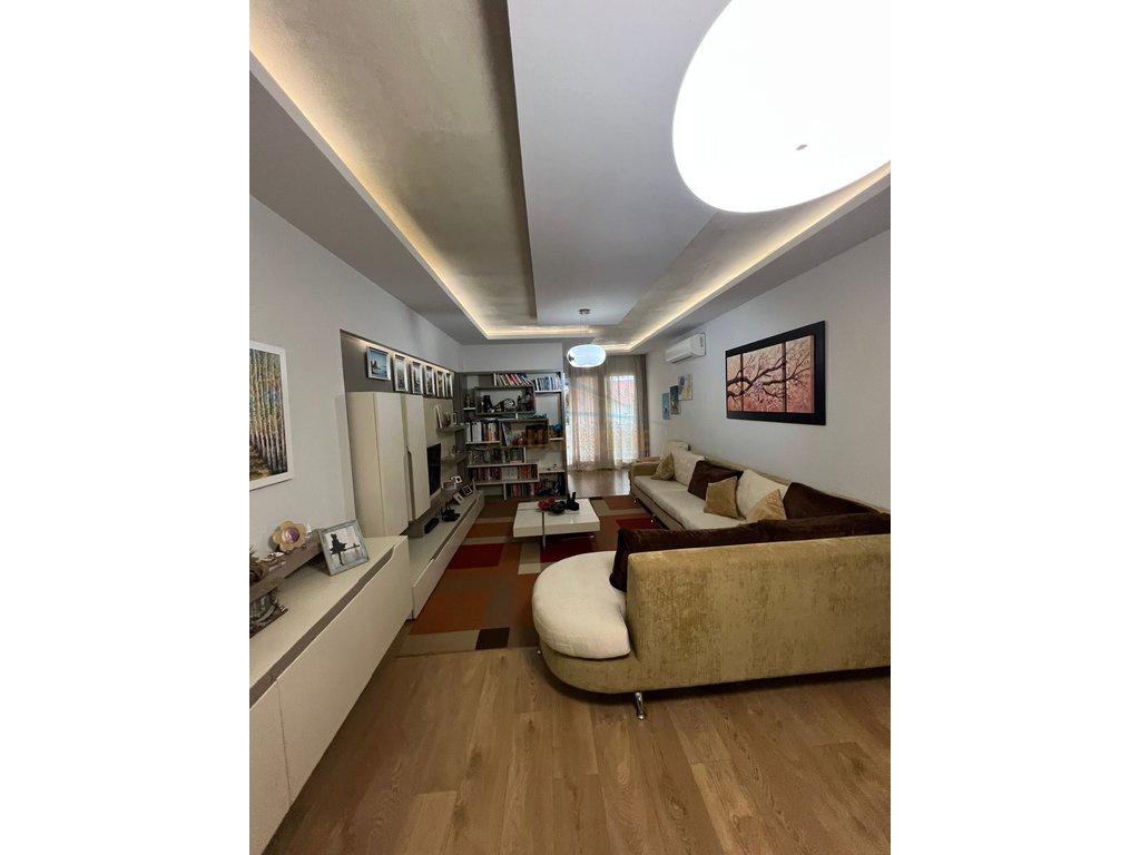 0692268458 Shitet, Apartament 3+1+2, Don Bosko, Tirane.