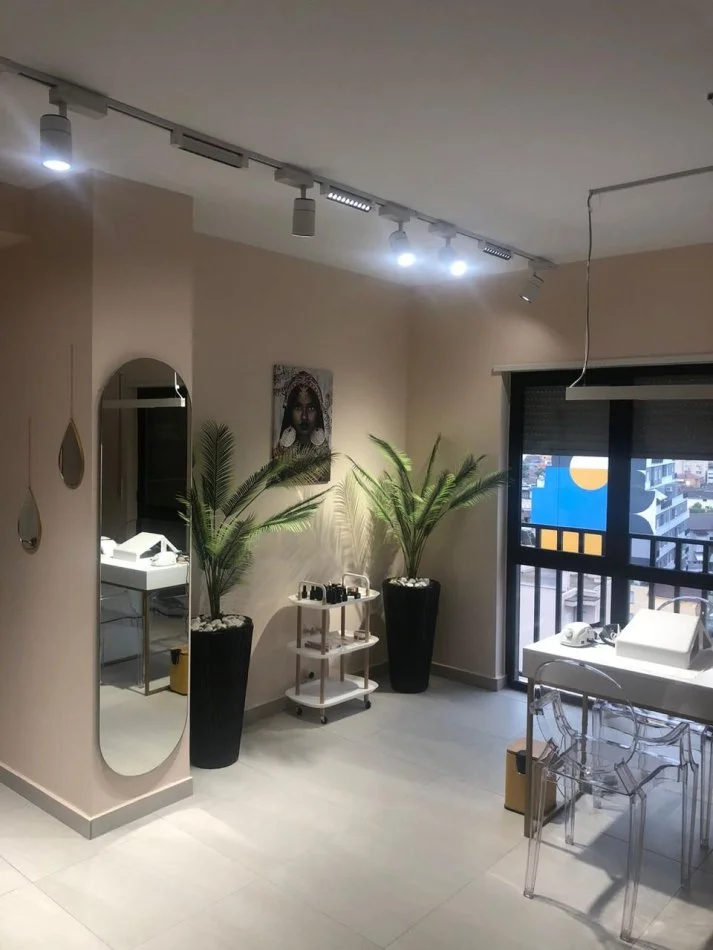 Tirane, shitet 2+1 Kati 8, 116 m² 261.000 € (RRUGA E DIBRES)
