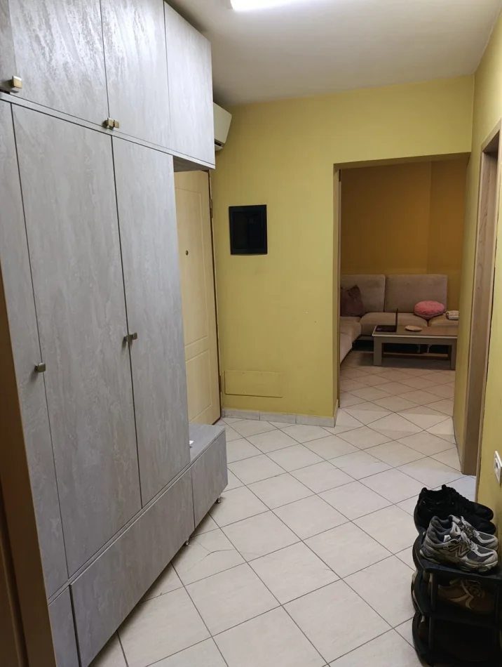 Tirane, vendesi appartamento 2+1 Piano 5, 60 m² 129.000 € (Rruga Ferit Xhajko)
