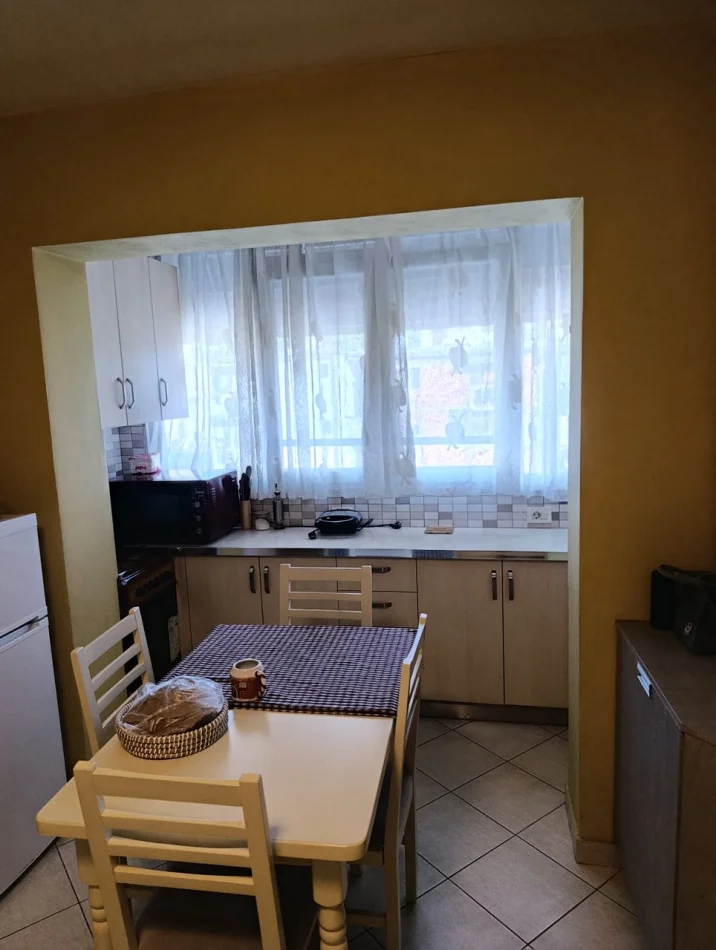 Tirane, vendesi appartamento 2+1 Piano 5, 60 m² 129.000 € (Rruga Ferit Xhajko)