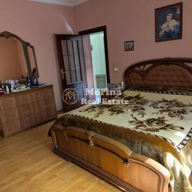 Tirane, vendi: Don Bosko, casa privata 4+1, piano 3, 280 m², prezzo 515.000 €