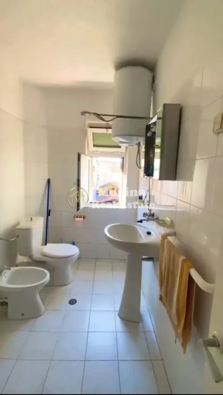 Tirane, appartamento 2+1 Piano 5, 75 m² 114.300 € (Ali Demi)
