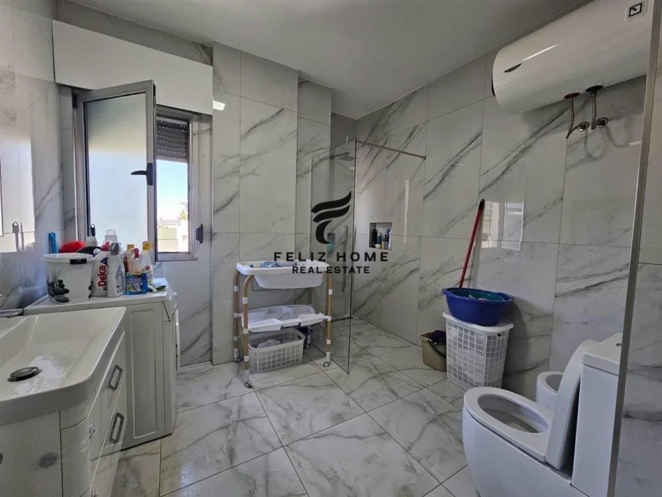 Tirane, appartamento in vendita 2+1 con balcone, Piano 3, 105 m², 255.000 € (LIQENI I THATE)