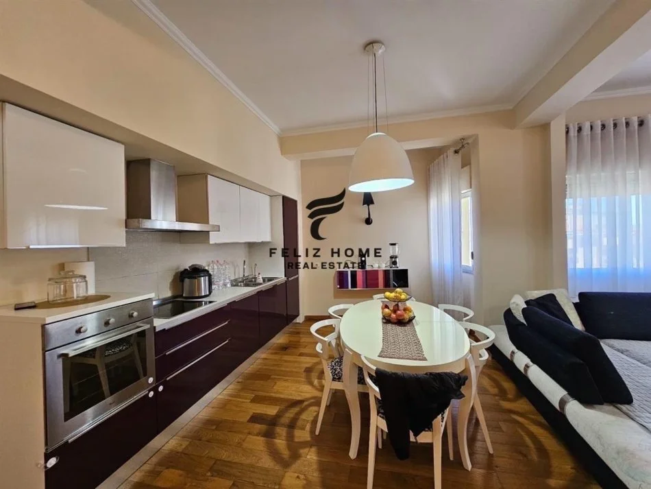 Tirane, appartamento in vendita 2+1 con balcone, Piano 3, 105 m², 255.000 € (LIQENI I THATE)