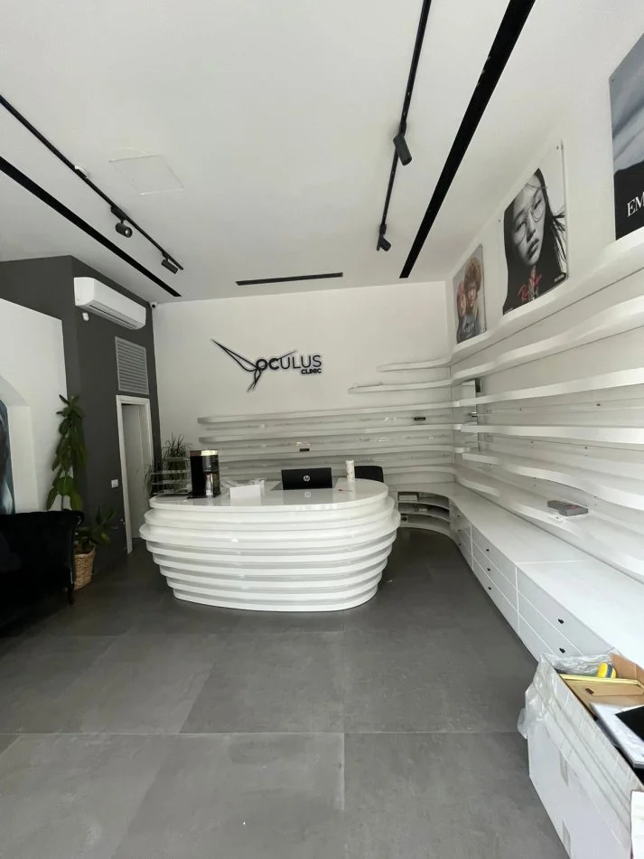 Tirane, jepet me qera dyqan Kati 0, 105 m² 1.800 € (KOMUNA E PARISIT)