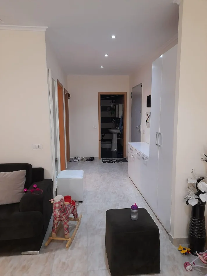 Tirane, vendesi appartamento 2+1 Piano 3, 94 m² 242.000 € (21 DICEMBRE)