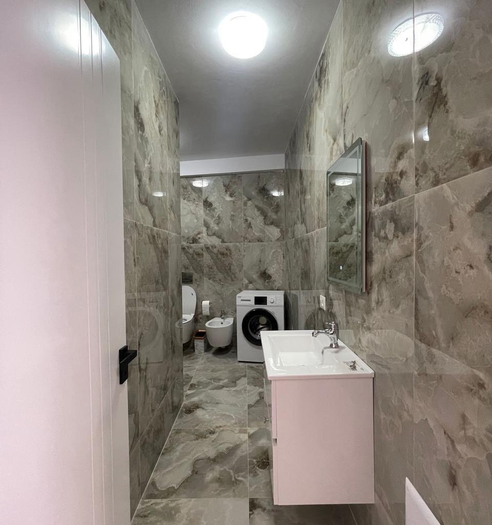 Apartament 2+1 me qira , Rruga Barrikadave
