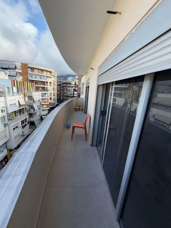 Tirana, vendesi appartamento 2+1 Piano 7, 110 m² 125.000 € (Fresku)