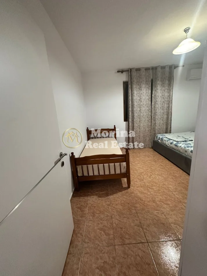 Tirane, shitet apartament 2+1 Kati 3, 85 m² 130.000 € (Shkolla e Bashkuar)