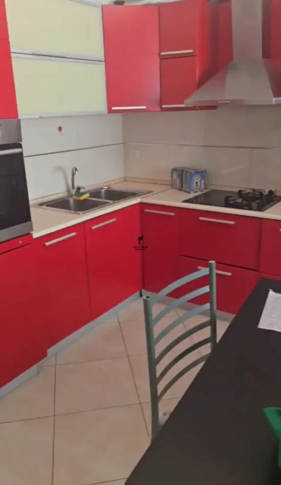 Tirane, affitto appartamento 2+1 Piano 8, 90 m² 500 € (Yzberisht)