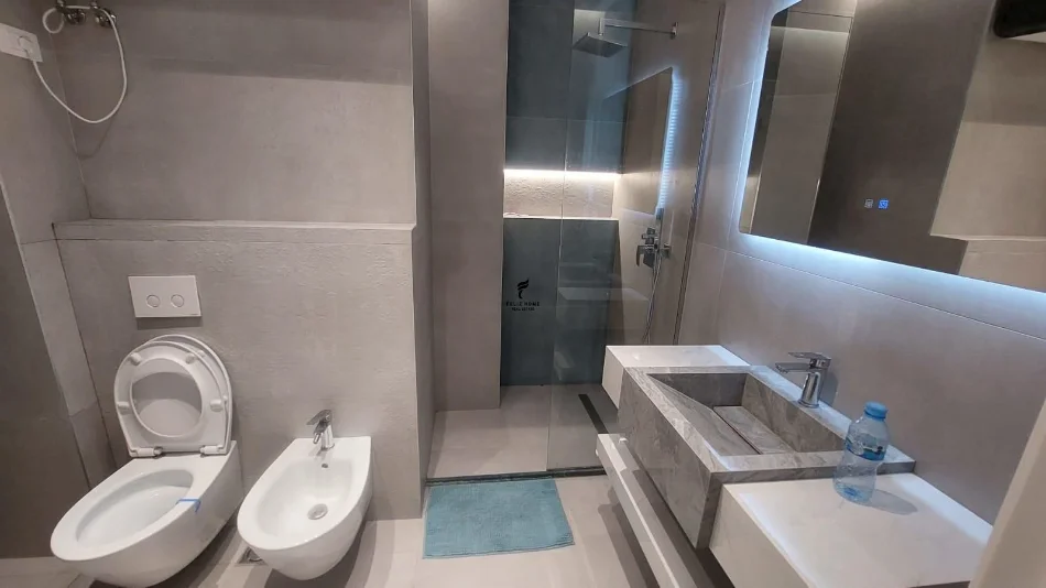 Tirana, affitto mensile appartamento 1+1 Piano 3, 70 m² 700 € (COMUNE DI PARISIT)