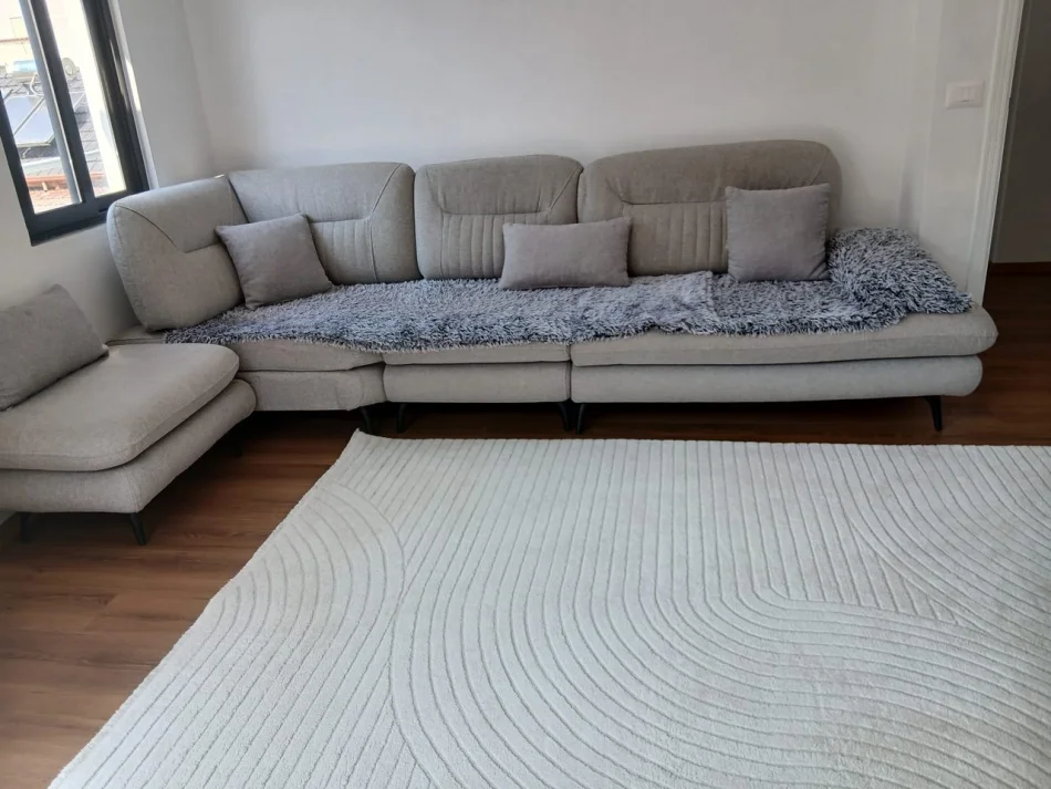 Tirane, jepet me qera apartament 2+1 Kati 4, 85 m² 450 € (Fresku)