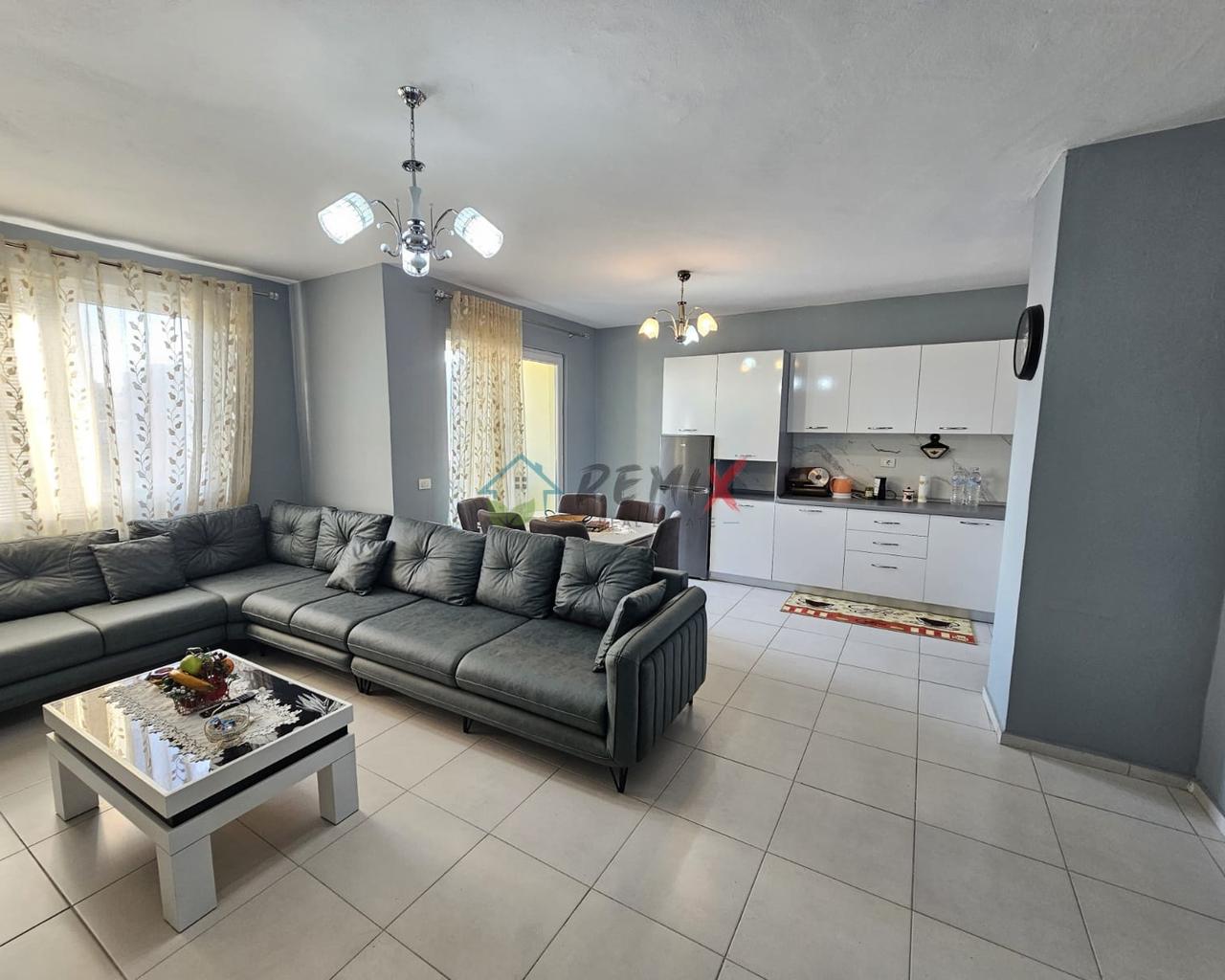 JEPET ME QERA APARTAMENT 3+1+2 PRANE SPITALIT, DURRES