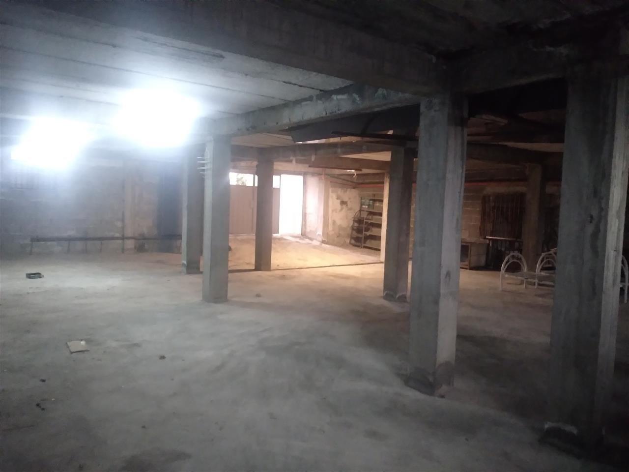 Affitto piano inferiore della casa per magazzino