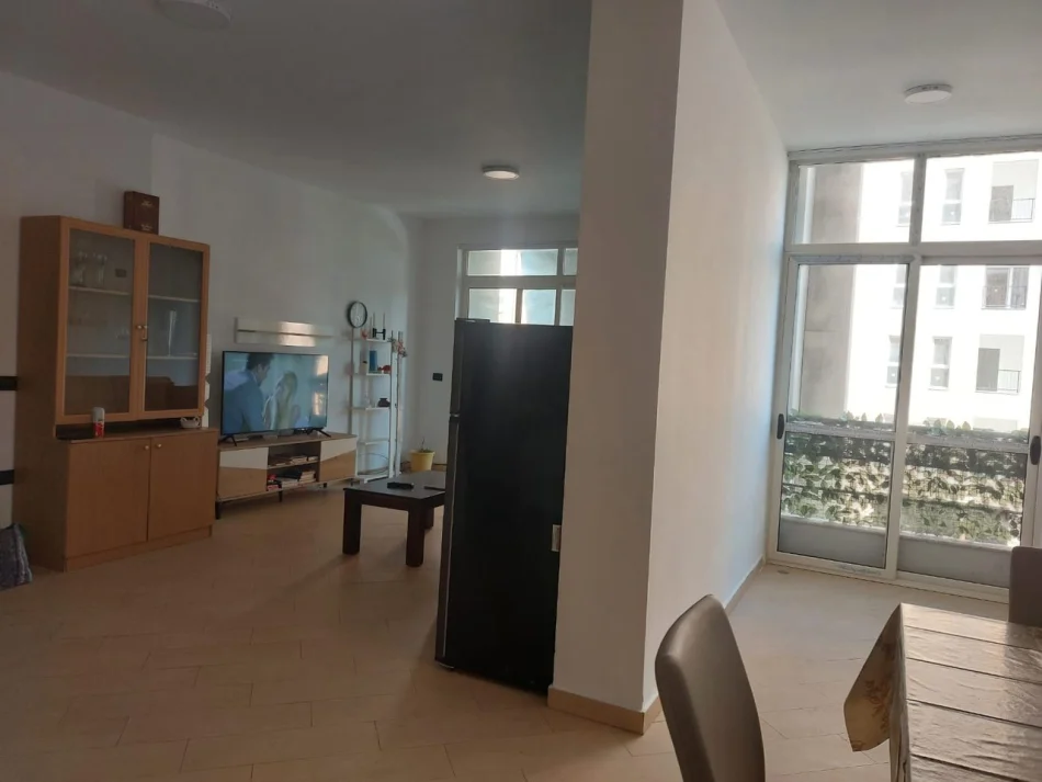 Tirane, Apartment 2+1 for Rent, Second Floor, 98 m², €450 (Vila L)