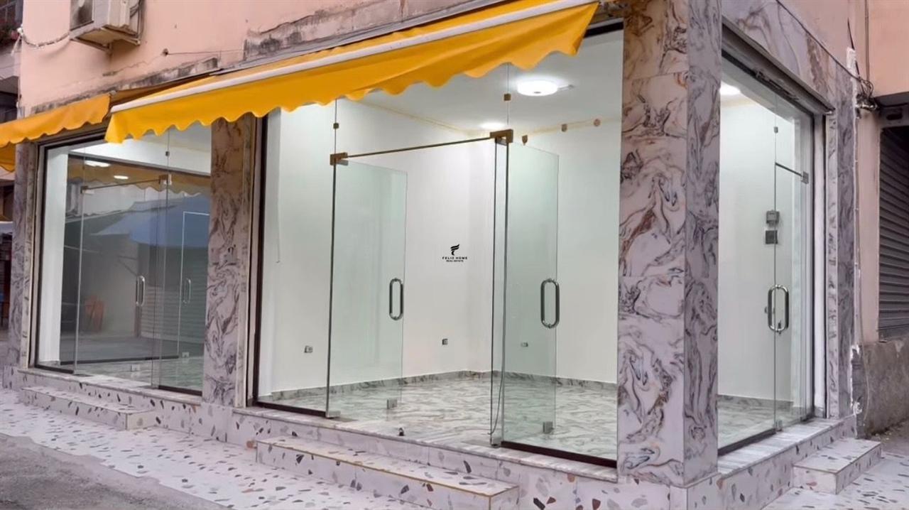 SHITEN 2 DYQANE 44 M2 QENDER 230.000 EURO