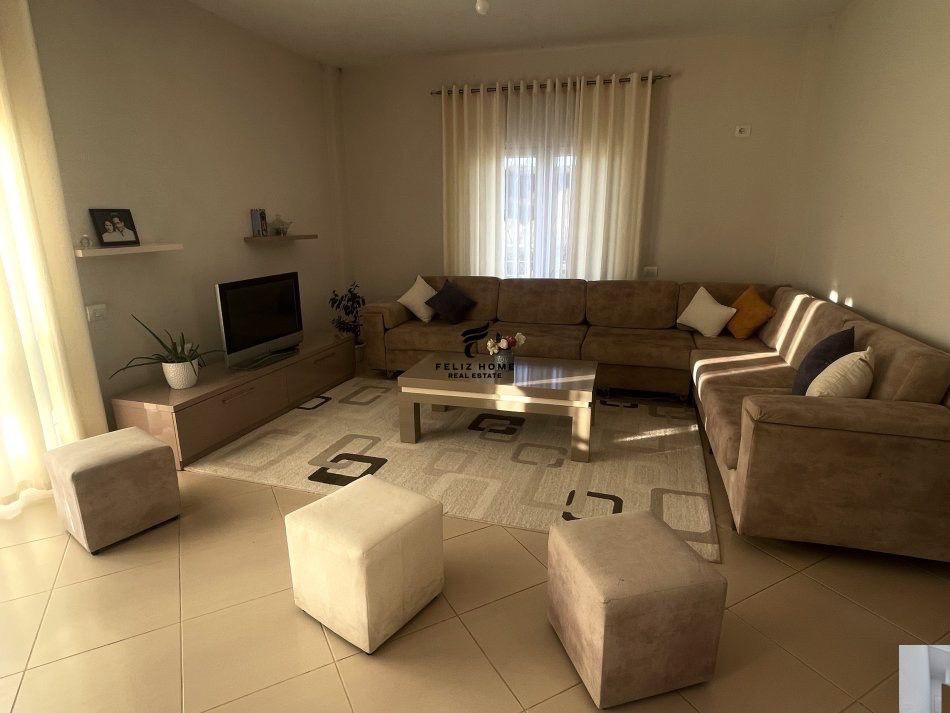 VILLA con cortile 2-camere 360 m2 a 2.000 euro