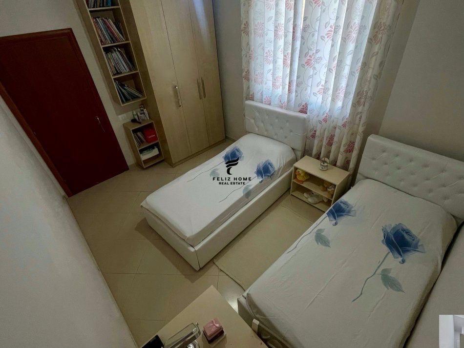 VILLA con cortile 2-camere 360 m2 a 2.000 euro