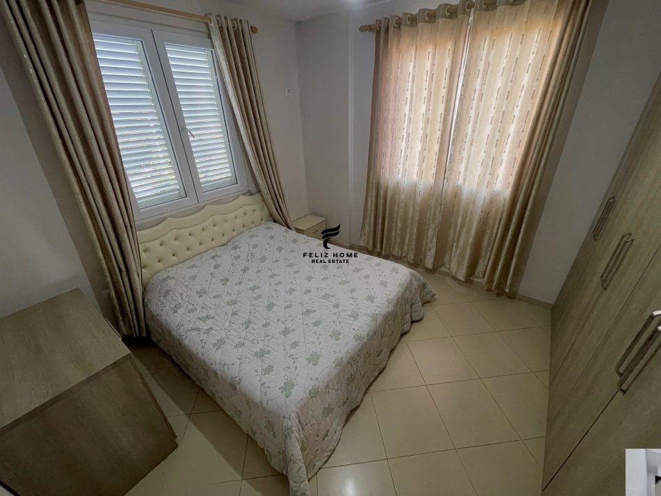 VILLA con cortile 2-camere 360 m2 a 2.000 euro