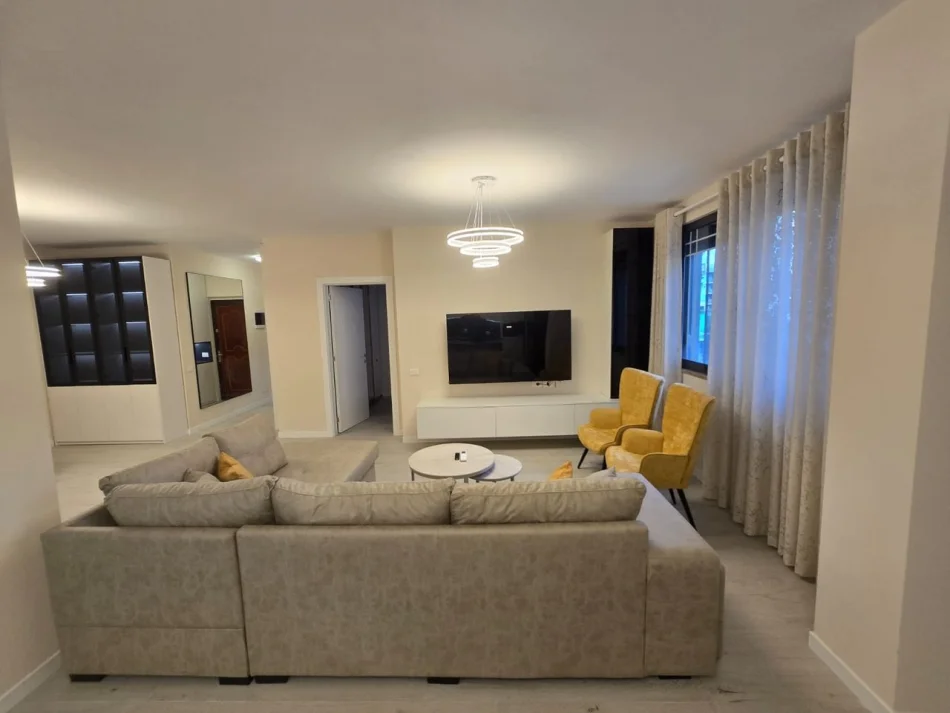 Tirane, affitto di appartamento 3+1 Piano 3, 130 m² 1.200 € (Comune di Parigi)