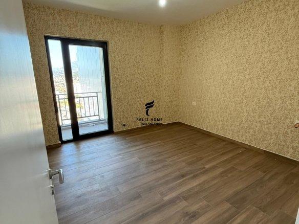 ZYRE ME QERA 81 M2 RRUGA E DIBRES 500 EURO FH-64757