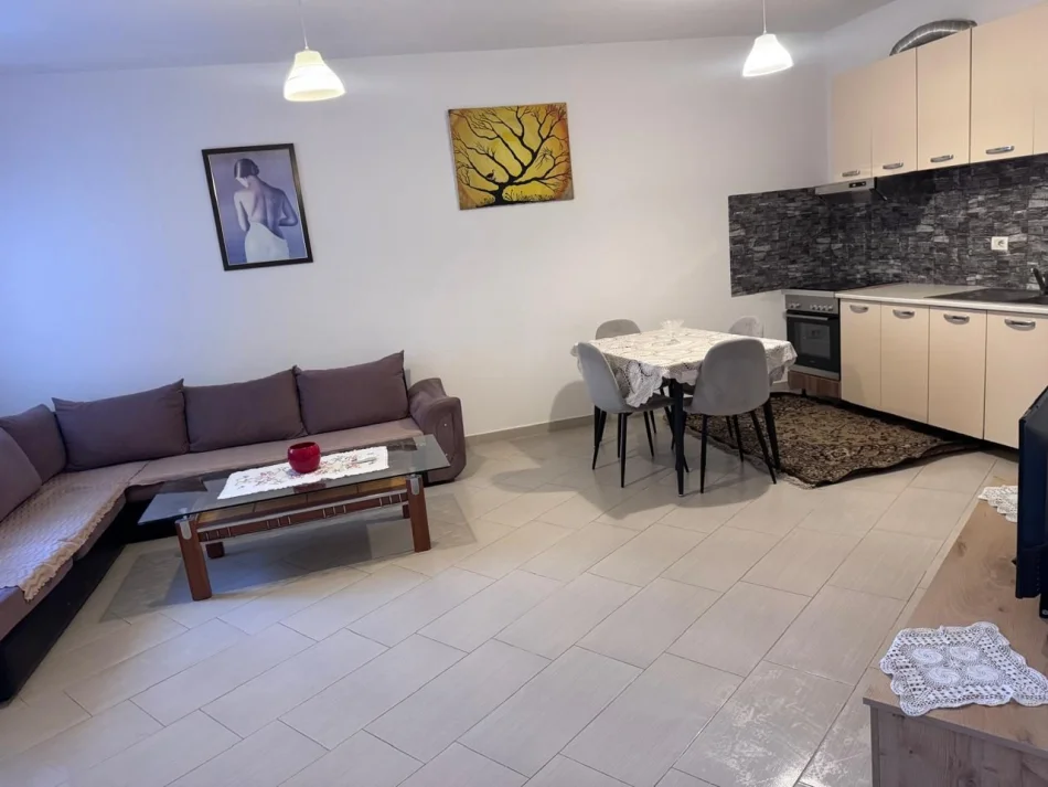Tirane, jepet me qera apartament 1+1 Kati 3, 50 m² 430 € (Astir)