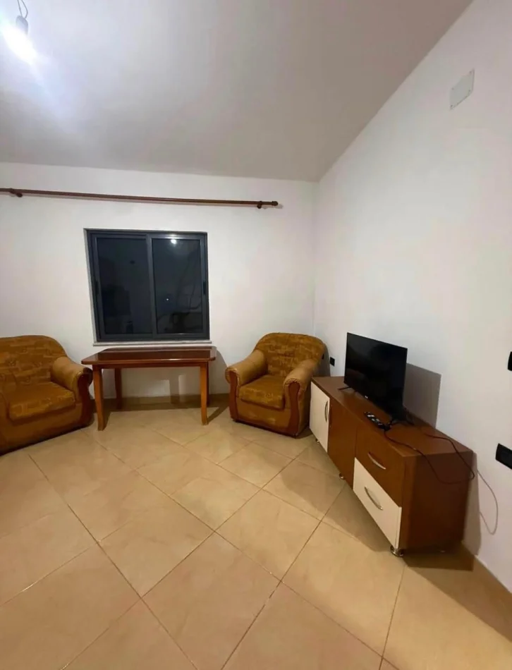 Tirane, jepet me qera apartament 1+1 Kati 1, 70 m² 420 € (Rruga Njazi Meka)