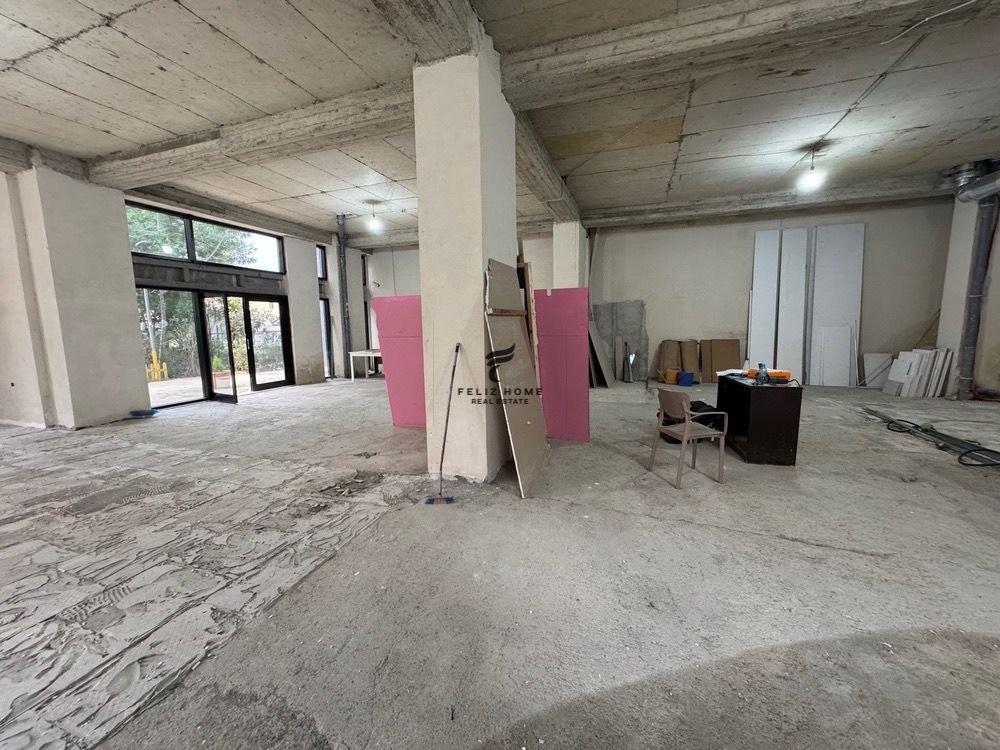 ZYRE ME QERA 210 M2 BRRYL 1.400 EURO FH-64646