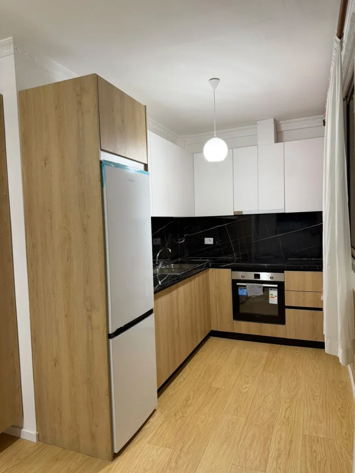 Tirane, Apartment 1+1 for Rent, 4th Floor, 65 m², 500 € (Astir)