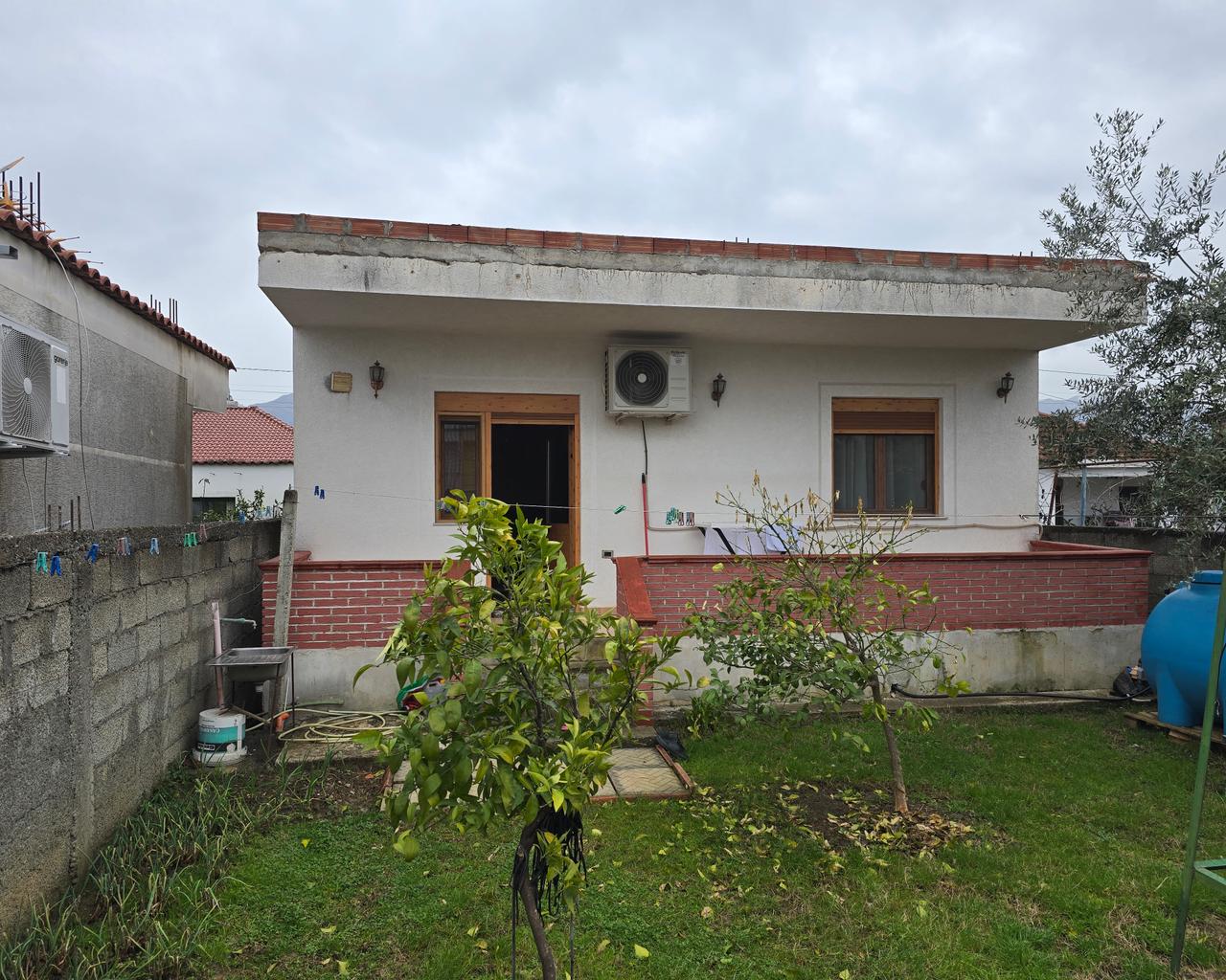 VENDESI CASE PRIVATE A BATHORE, KAMEZ