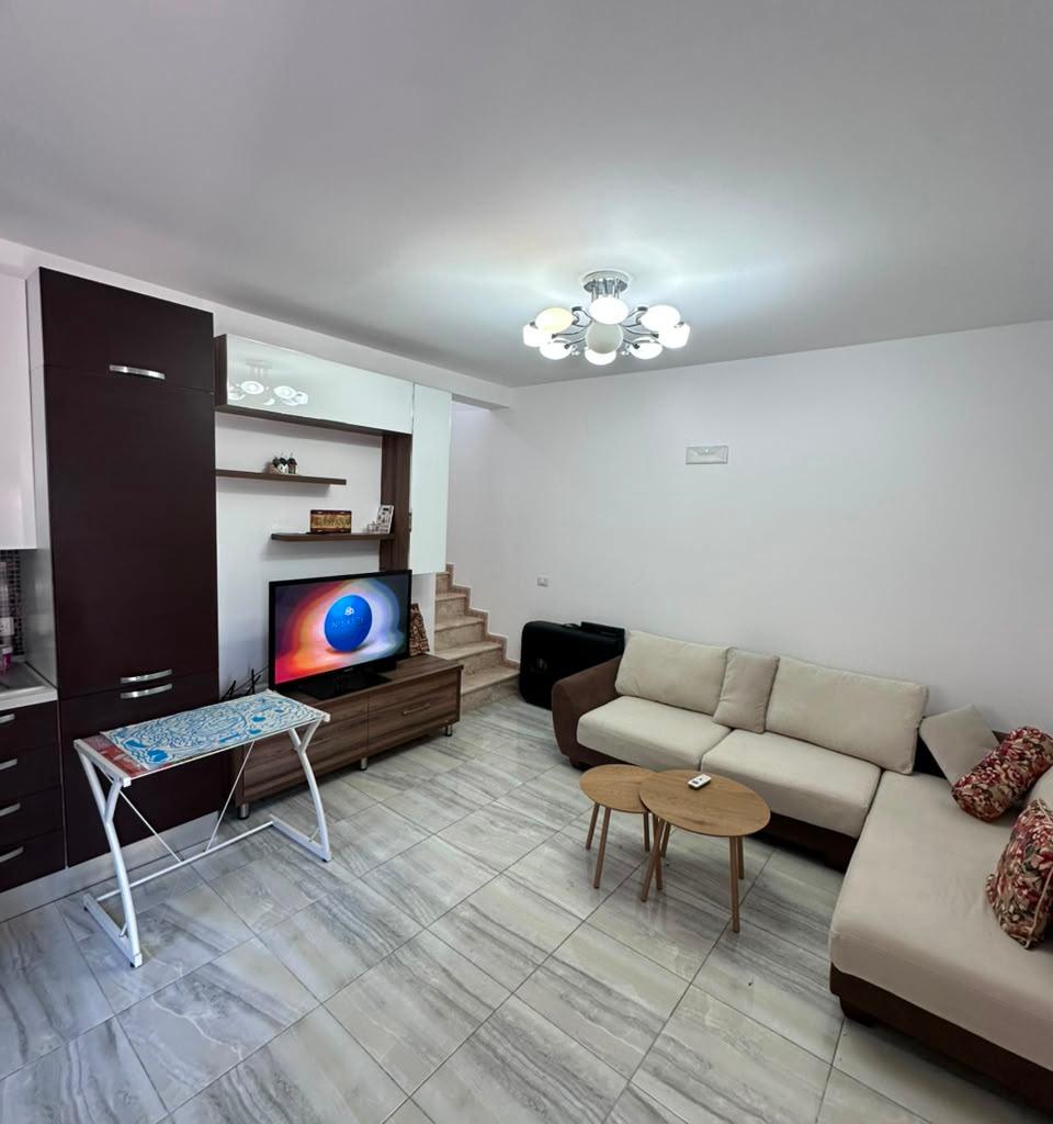 SHITET DUPLEX PRANE SHKOLLES ITALIANE, VOLLGA, DURRES
