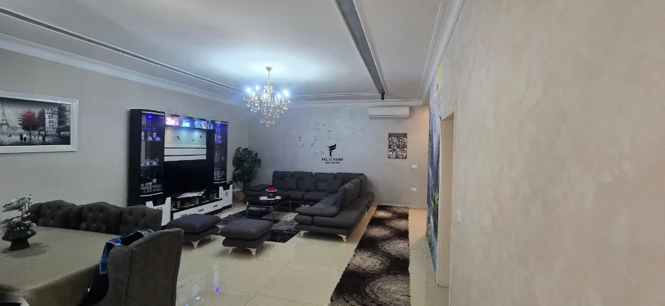 Tirane, jepet me qera Vile 3+1 , 200 m² 1.500 € (TEG)