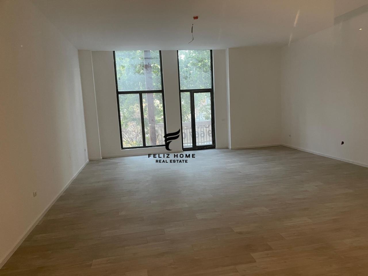 Zyra con quota di 124 m2, 21 piani, 2500 euro