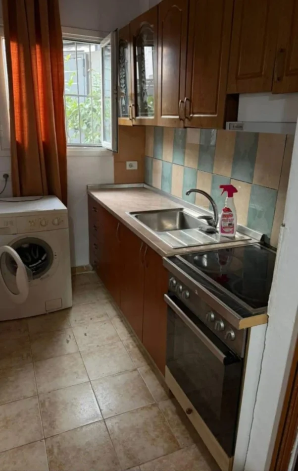 Tirane, apartment for rent 1+1 First floor, 50 m² 300 € (Alias)