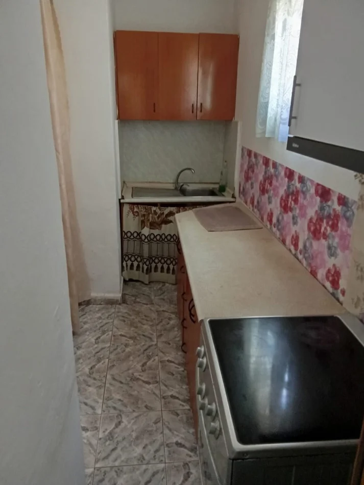 Tirane, jepet me qera apartament 2+1 Kati 1, 60 m² 360 € (Embassy of the United States)