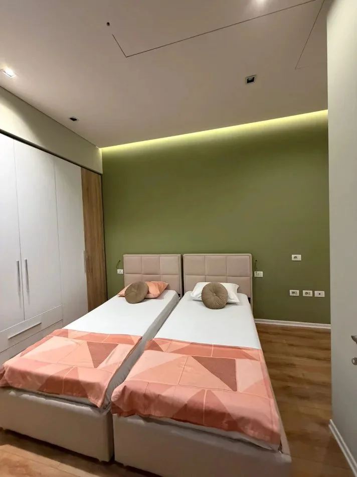 Tirane, Apartment 2+1 for Rent, First Floor, 99 m², €600 (Golden Park)