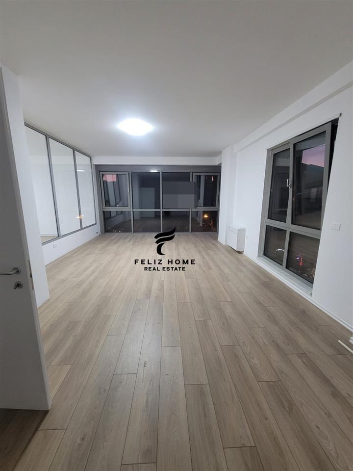ZYRE ME QERA 158 RRUGA E DURRESIT 2500 EURO