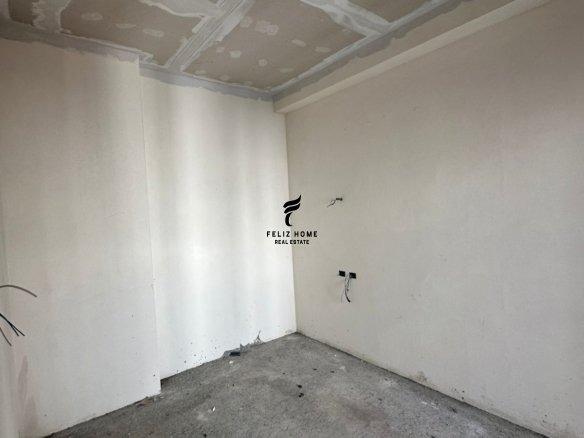 SHITET APARTAMENT 1+1 RRUGA E KAVAJES 105.000 EURO FH-65735