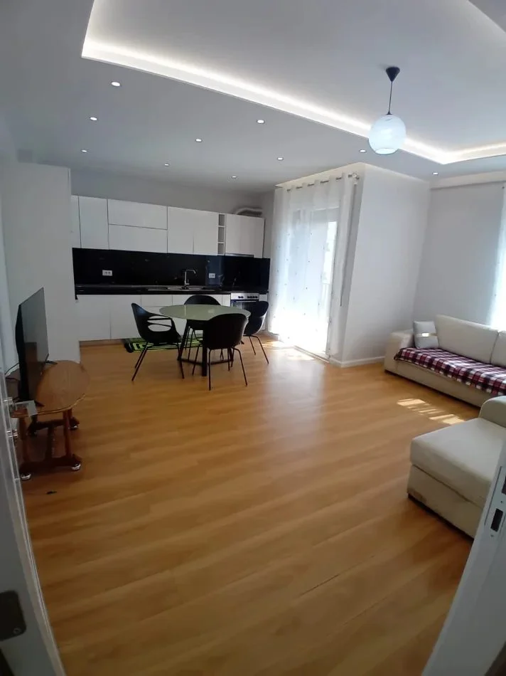 Tirane, jepet me qera apartament 2+1 Kati 3, 100 m² 350 € (Gjimnazi \”Ibrahim Rugova\”)