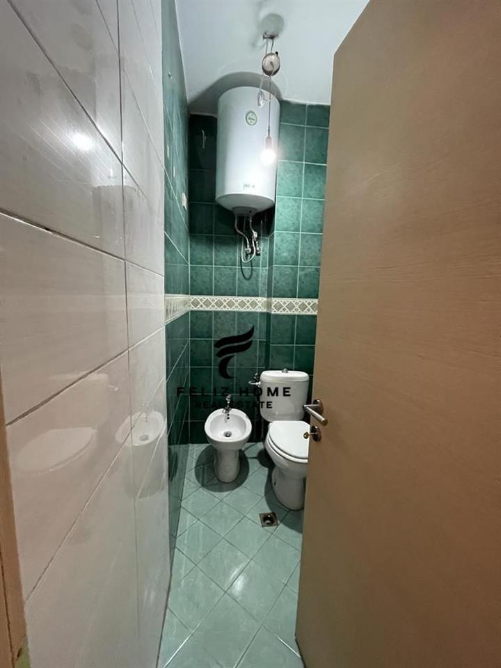 Zyra con affitto di 80 m² in Via Mine Peza a 700 euro