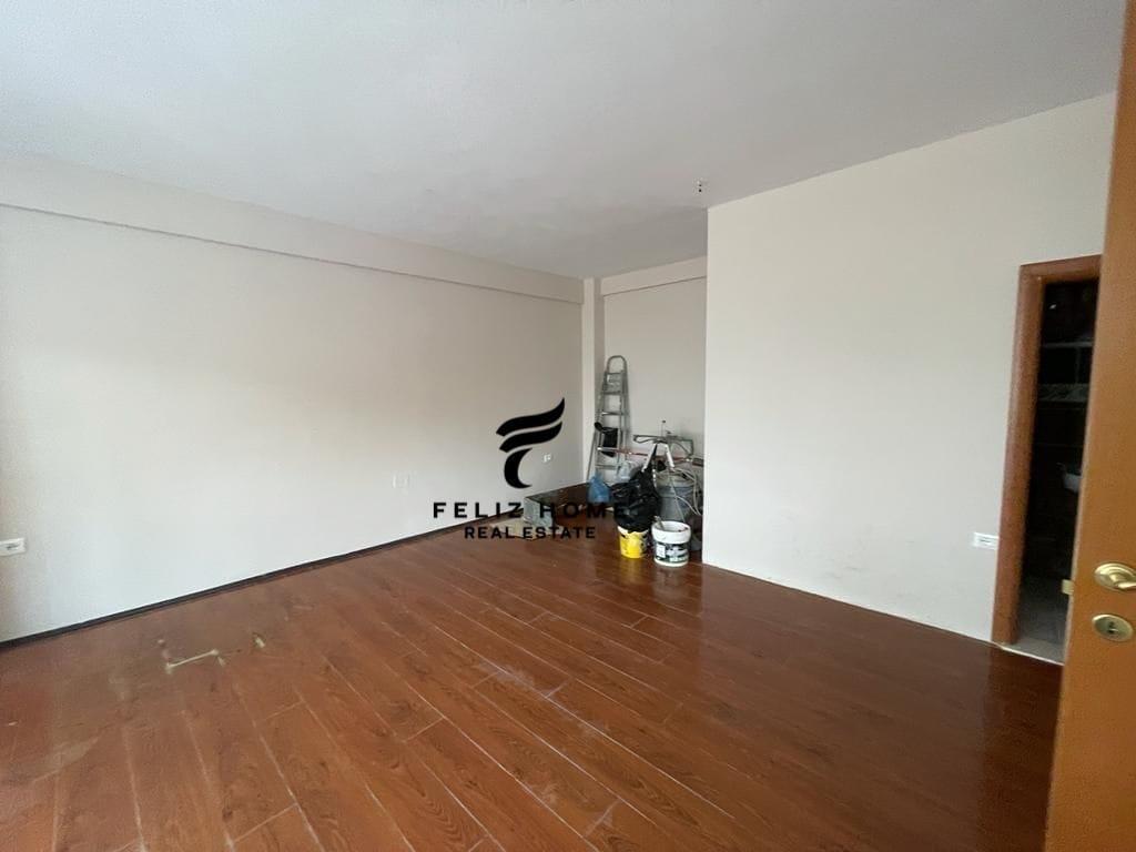 Zyra con affitto di 80 m² in Via Mine Peza a 700 euro