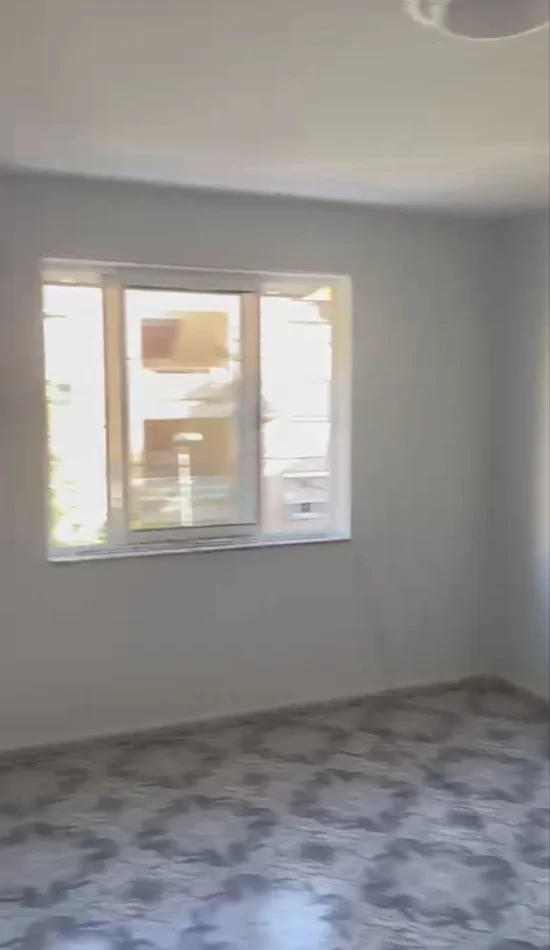 Tirana, 2+1 Apartment for Rent, 3rd Floor, 70 m², €350 (Rruga Njazi Meka)