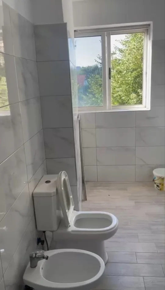 Tirana, 2+1 Apartment for Rent, 3rd Floor, 70 m², €350 (Rruga Njazi Meka)