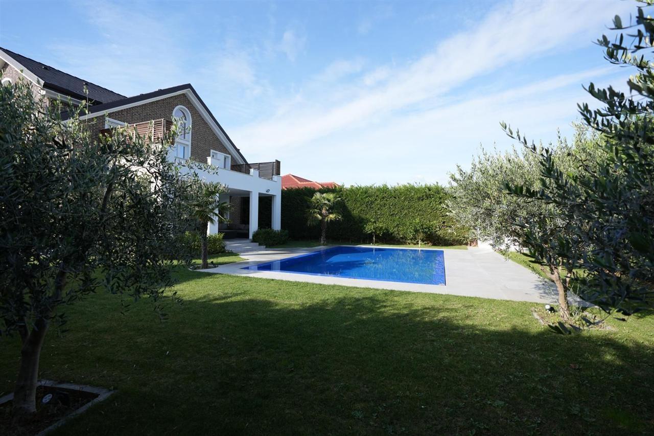 For Rent Villa