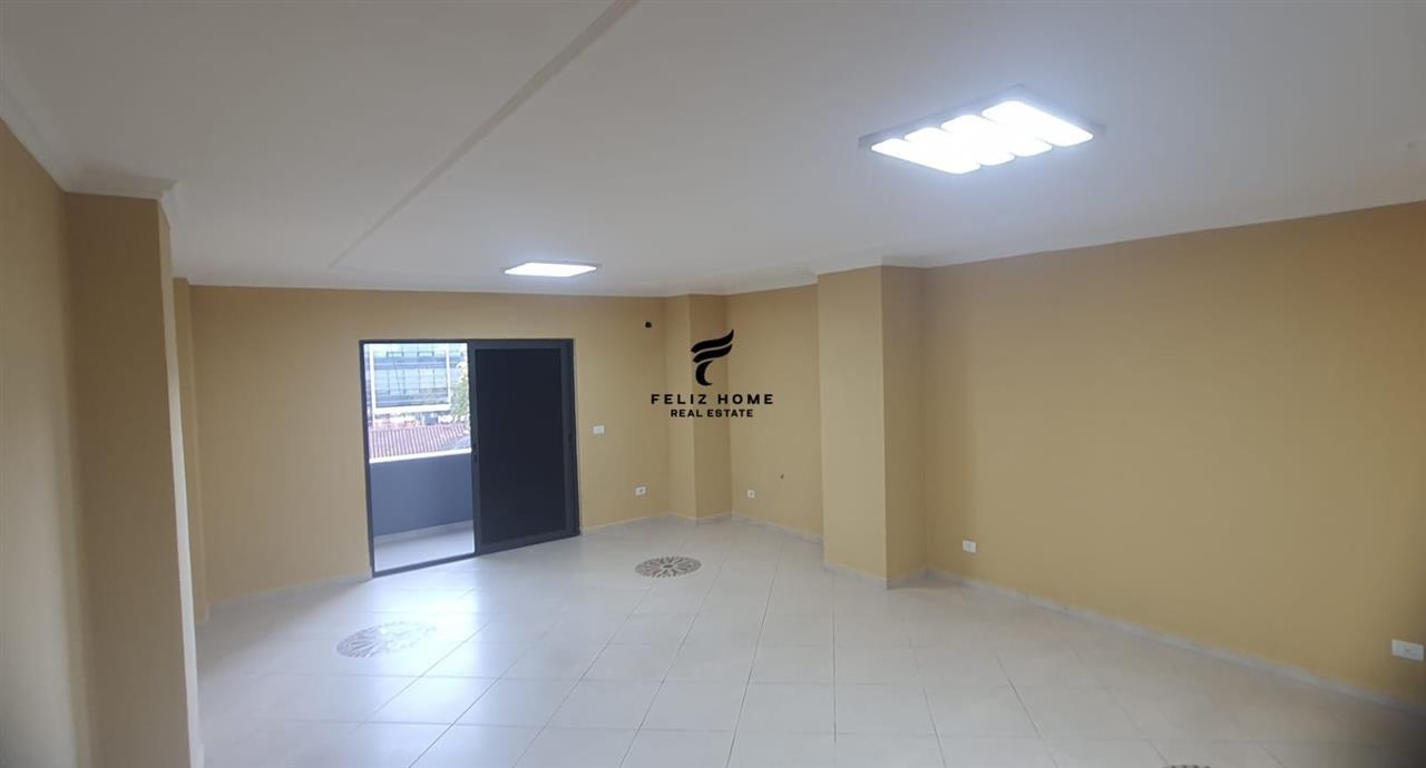 Commercial Space for Rent 160 m2 Downtown 1600 EUR