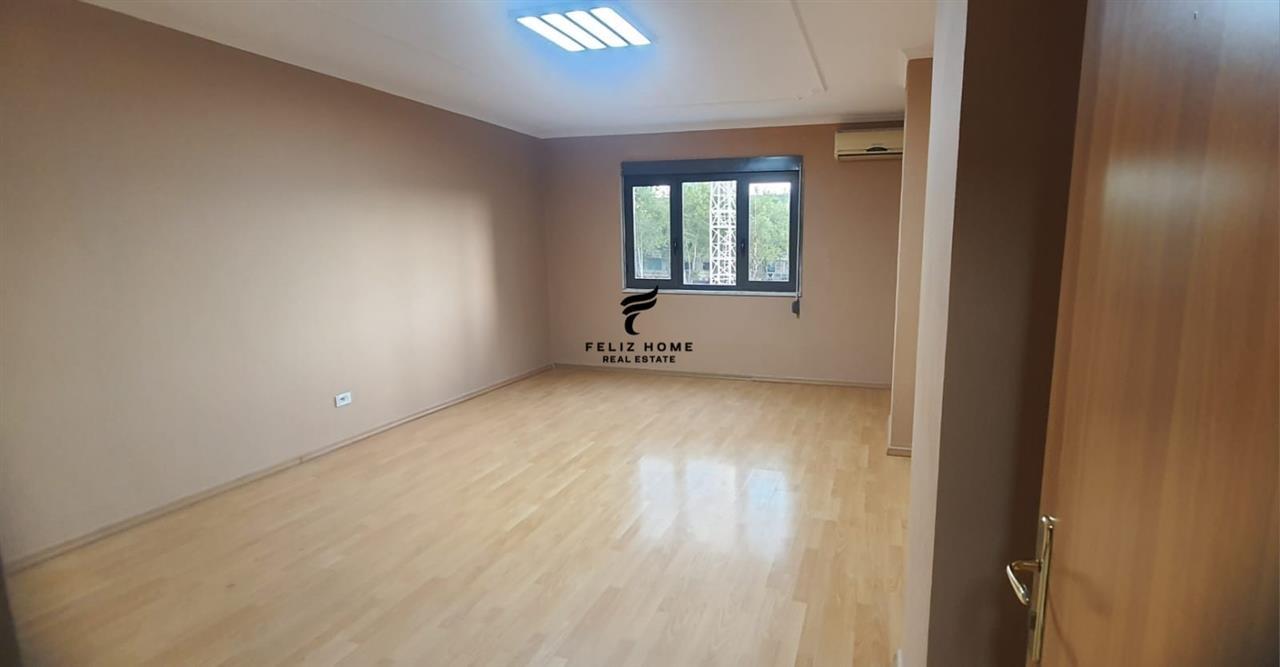 ZYRE ME QERA 160 M2 QENDER 1600 EURO