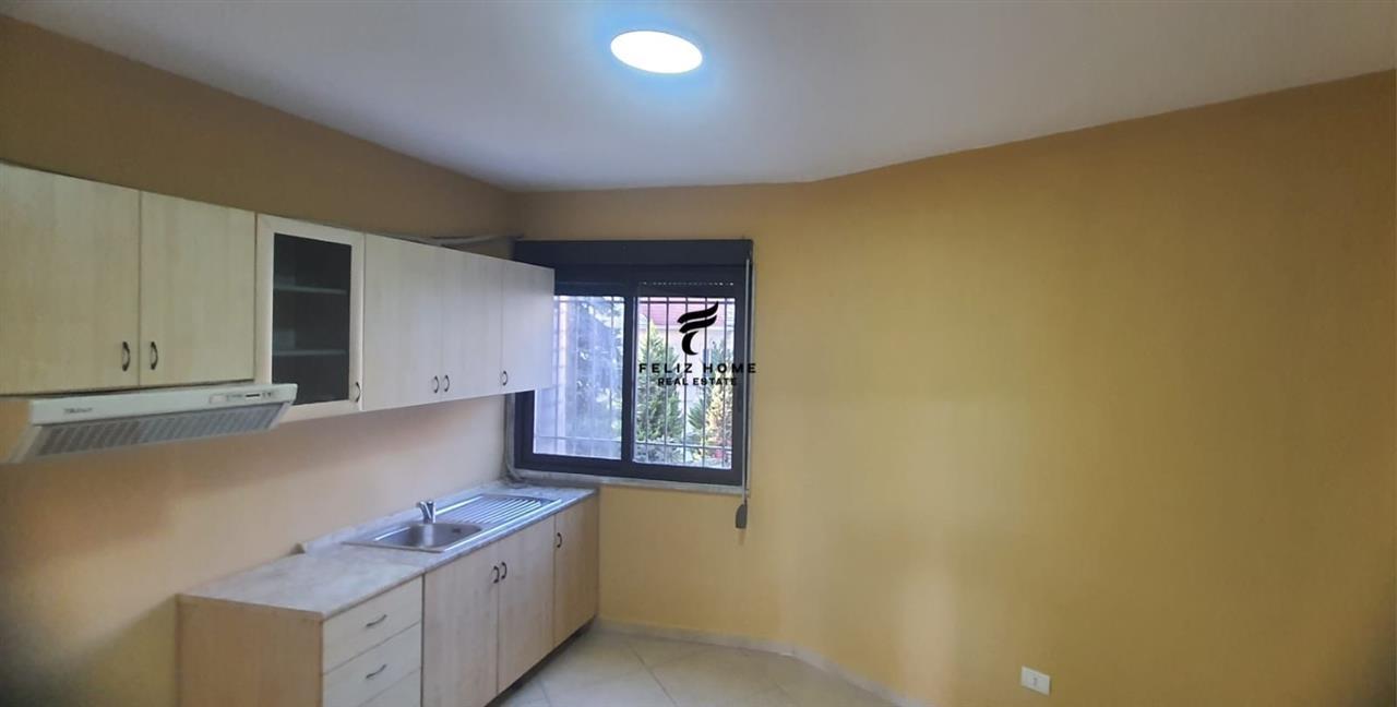 Commercial Space for Rent 160 m2 Downtown 1600 EUR